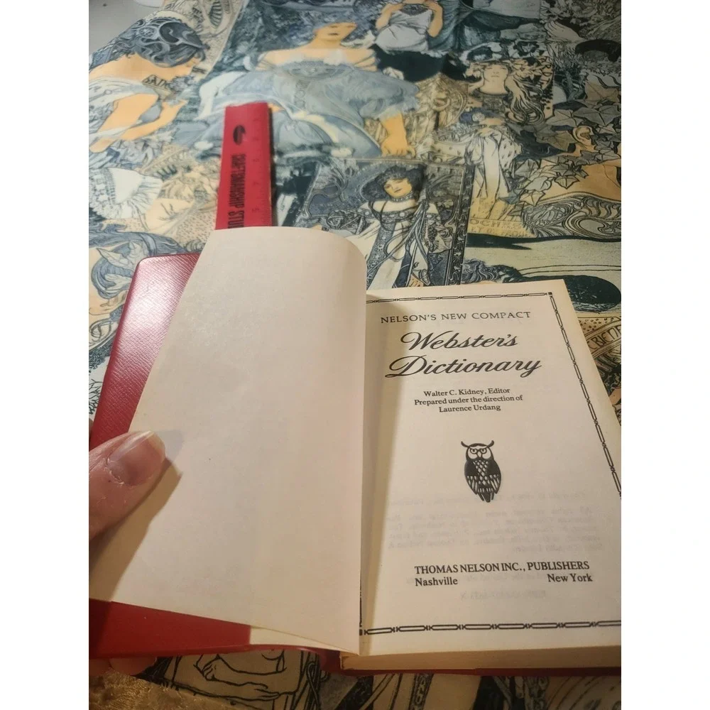 Websters New Compact Dictionary 1978 Hardcover Red Faux Leather Thomas Nelson